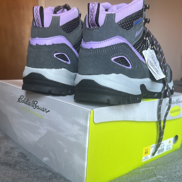 Eddie Bauer Hiking Boots NWT - Picture 5 of 5